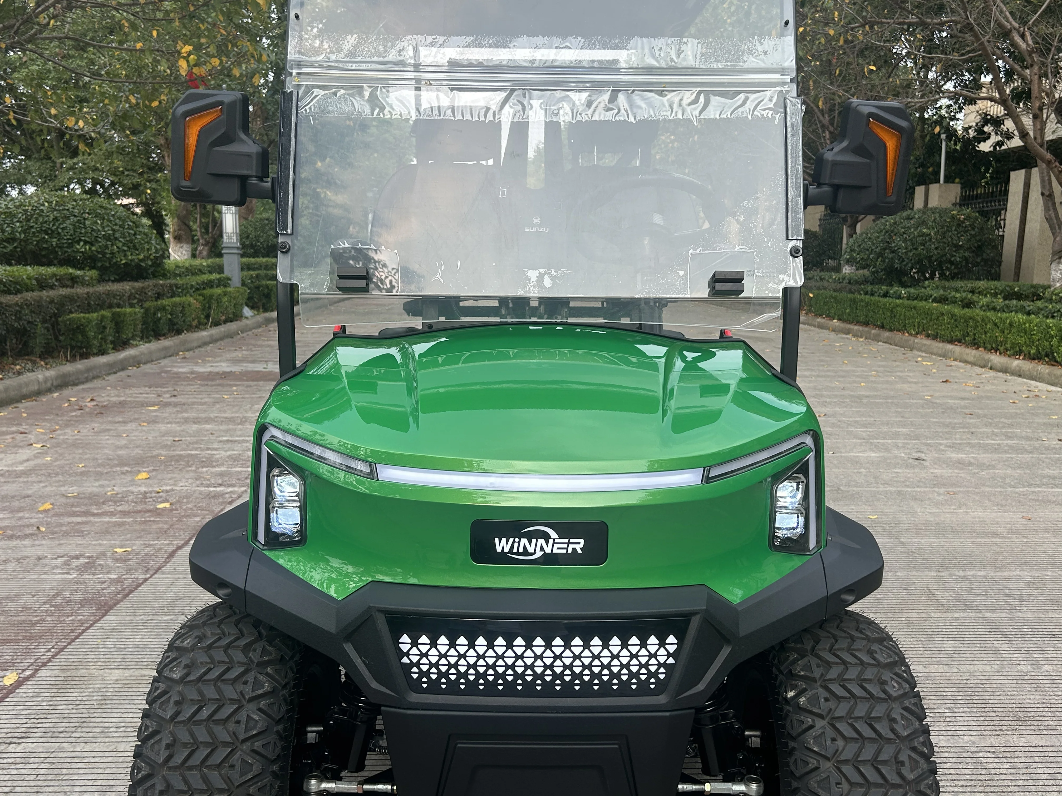 Close view of the KELARTA K4 front fascia and lighting